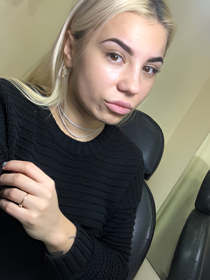 Арина привлекальеная девушка из Майкопа цена от 2000 руб