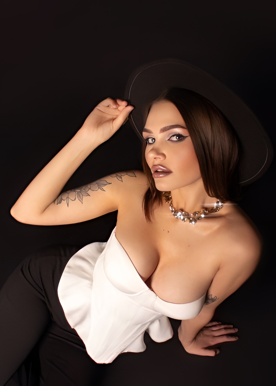 Яна привлекательная девушка из Майкопа цена от 6000 руб