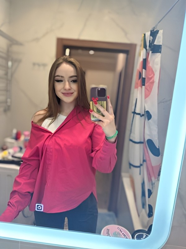 Арина привлекательная девушка из Майкопа цена от 1500 руб