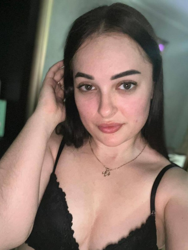 Инна привлекательная девушка из Майкопа цена от 3000 руб